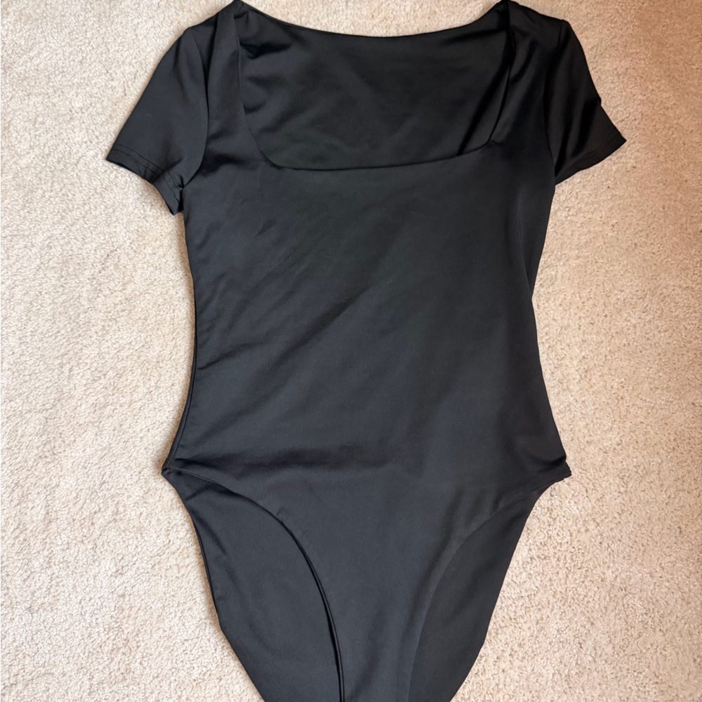 Black Short Sleeve Scoop Neck Bodysuit